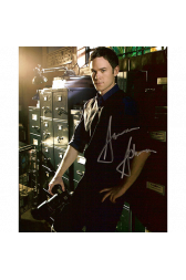Aaron Ashmore Autographed 8"x10" Photo (Smallville)