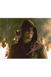 Stephen Amell Autographed 8"x10" (Arrow)