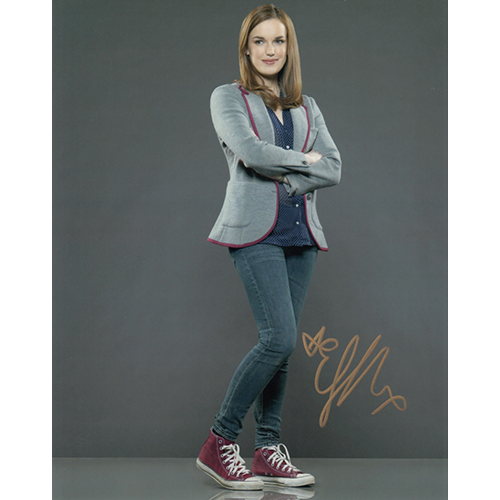 Elizabeth Henstridge Autographed 8"x10"