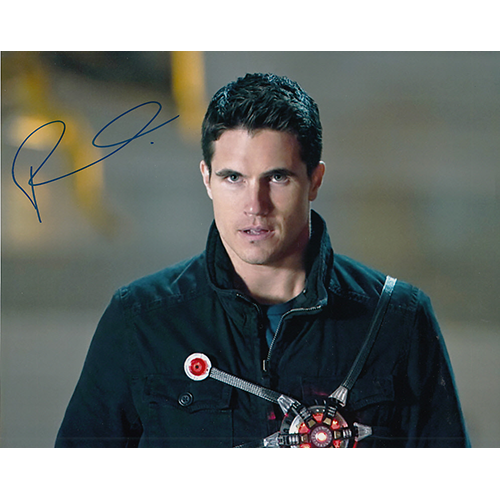 Robbie Amell Autographed 8"x10" (The Flash)