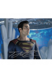 Tyler Hoechlin Autographed 8"x10" (Supergirl)