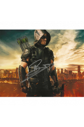 Stephen Amell Autographed 8"x10" (Arrow)