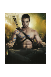 Stephen Amell Autographed 8"x10" (Arrow)
